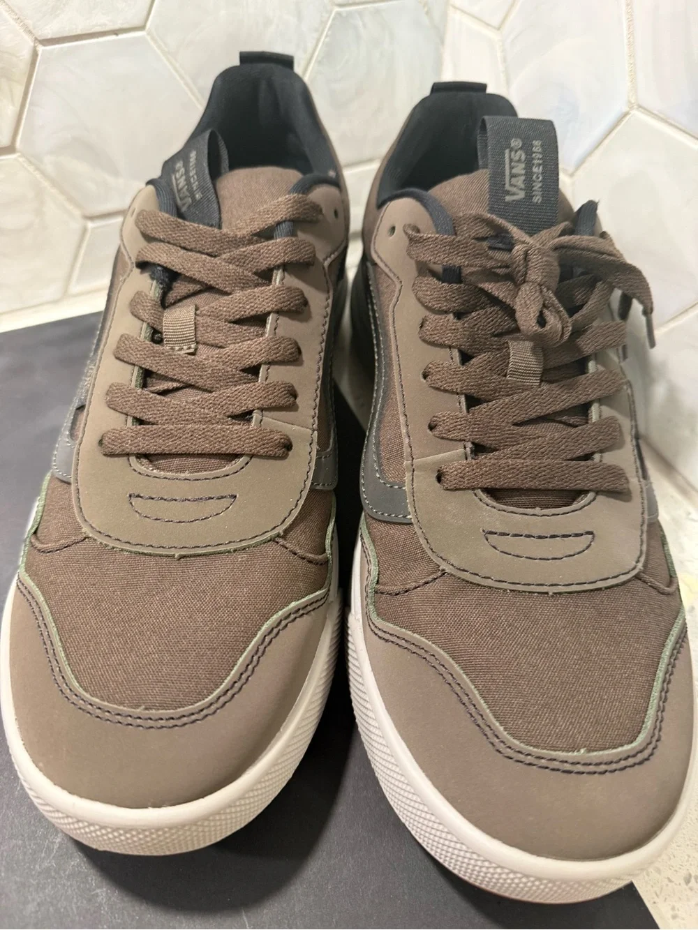 Vans Mens  Range EXP Sneaker Low Reflective Coal Brown Colorway Sz 11.5 New Box